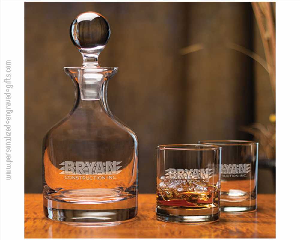 Personalized Crystal Whiskey Classico Decanter with 2 Glasses