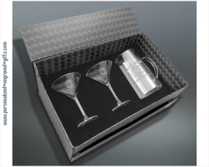 Martini Gift Set - Engraved Pitcher with 2 Glasses