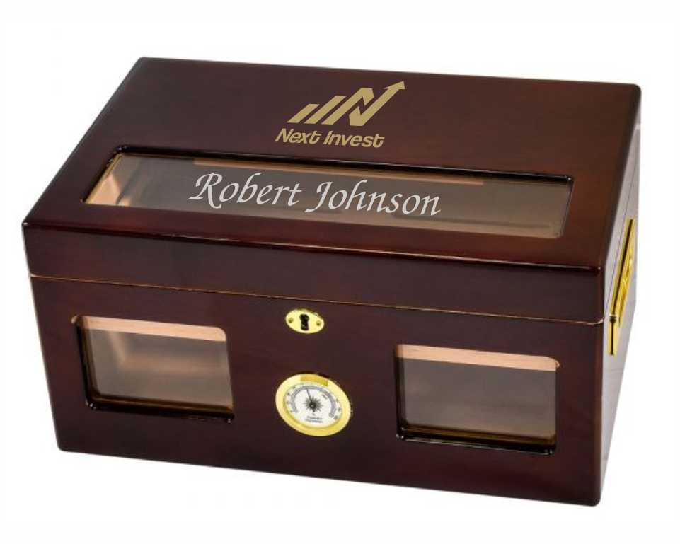 Personalized Desktop Cherry Finished Humidor Robert