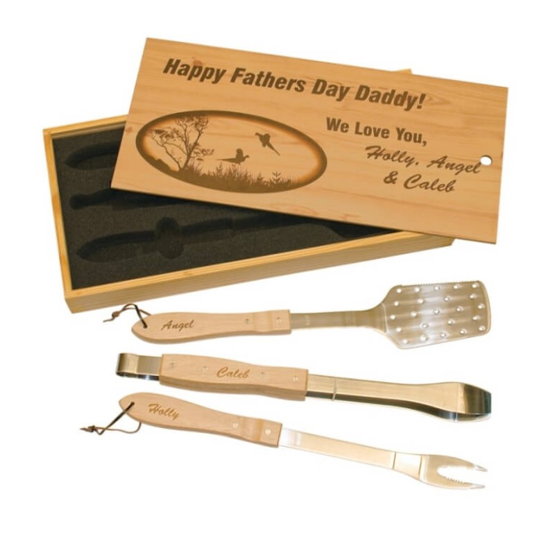 Engraved Wooden Barbecue Set with Sliding Lid